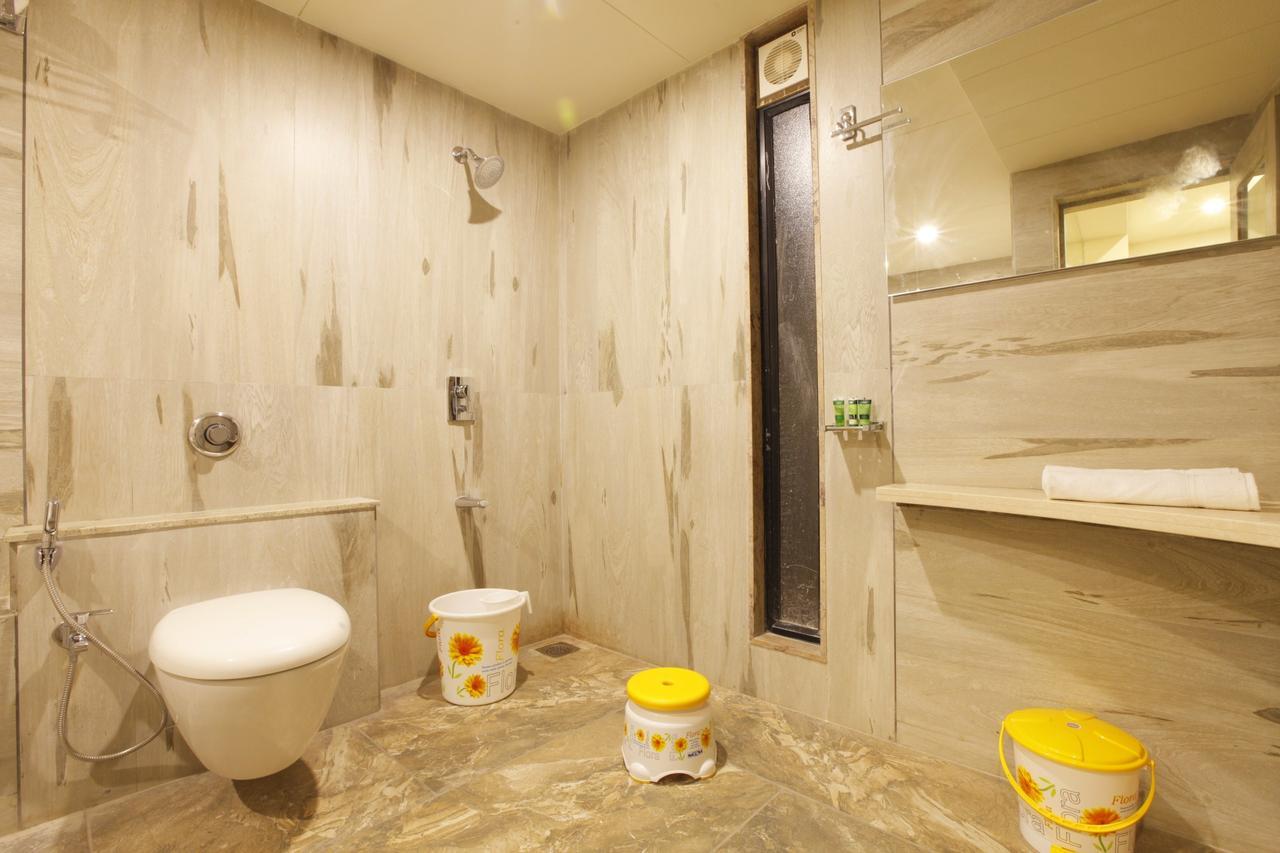 Scenaria Hotel Ahmedabad Ngoại thất bức ảnh