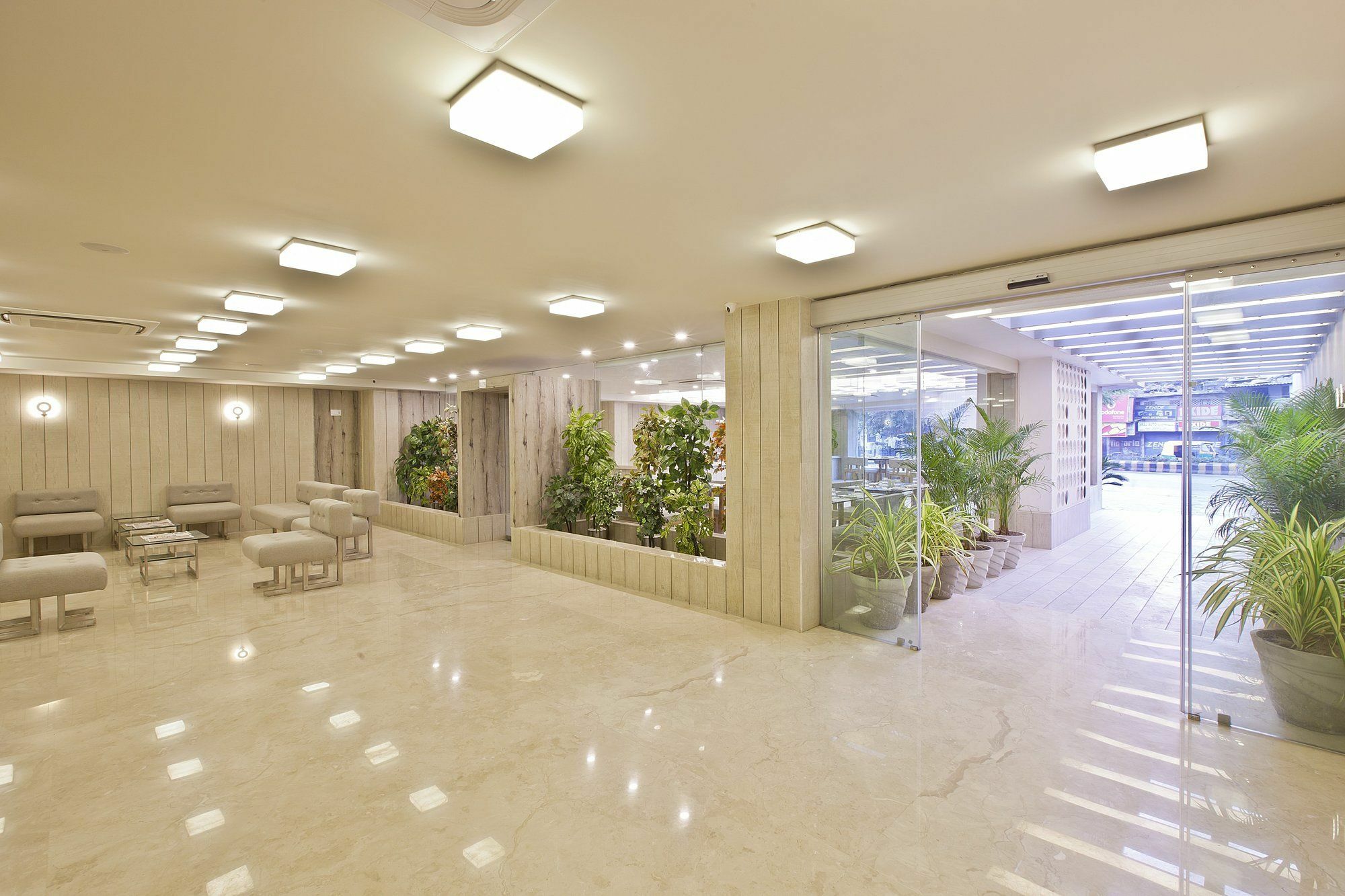 Scenaria Hotel Ahmedabad Ngoại thất bức ảnh